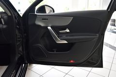 MERCEDES-BENZ A 220 d 4Matic Lim.~Teilleder~LED~Navi~Automatik