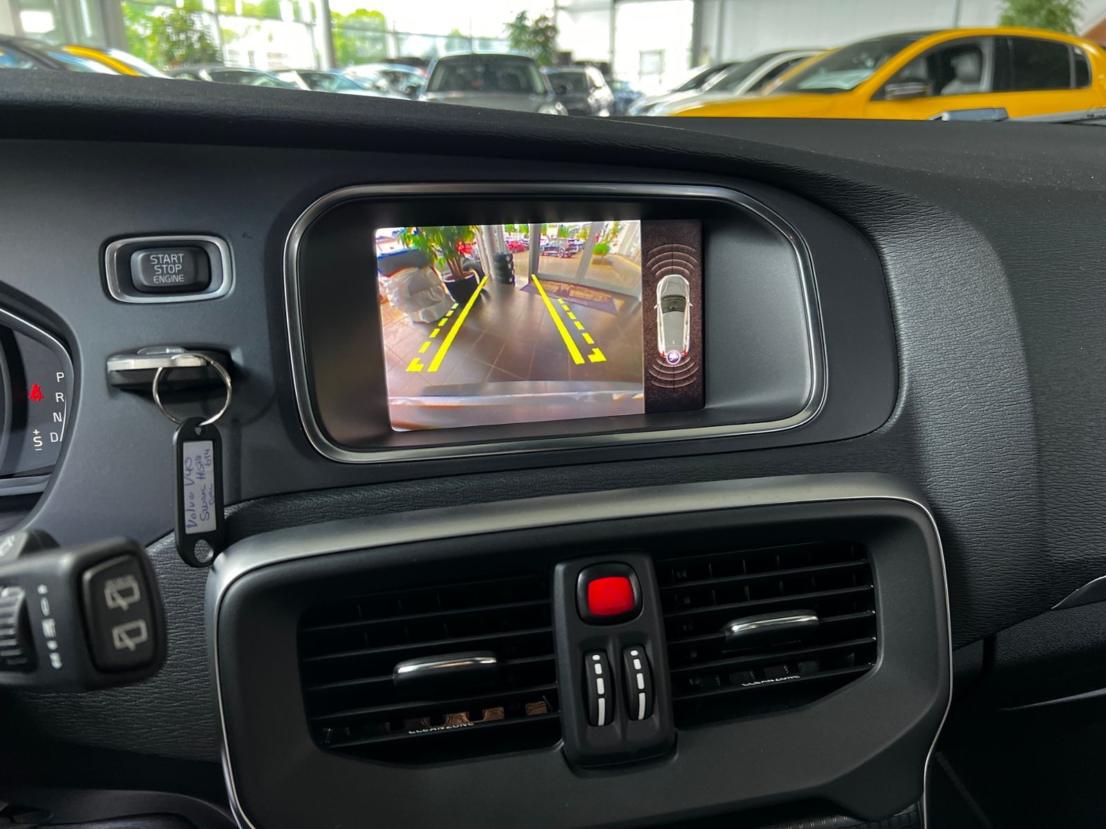 Fahrzeugabbildung Volvo V40 T3 R-Design RFK LED NAVI