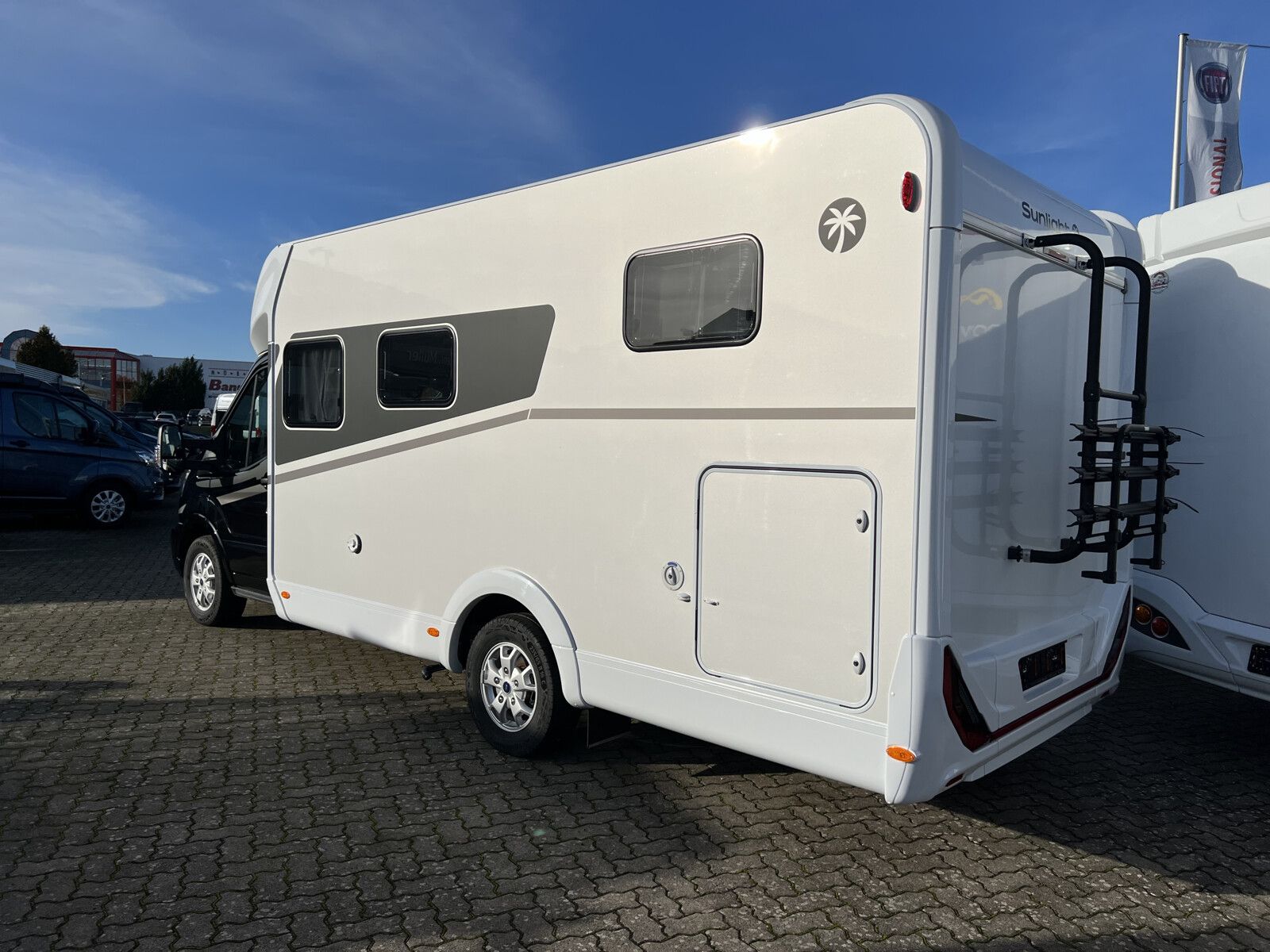 Fahrzeugabbildung Sunlight Adventure T Ford 670S