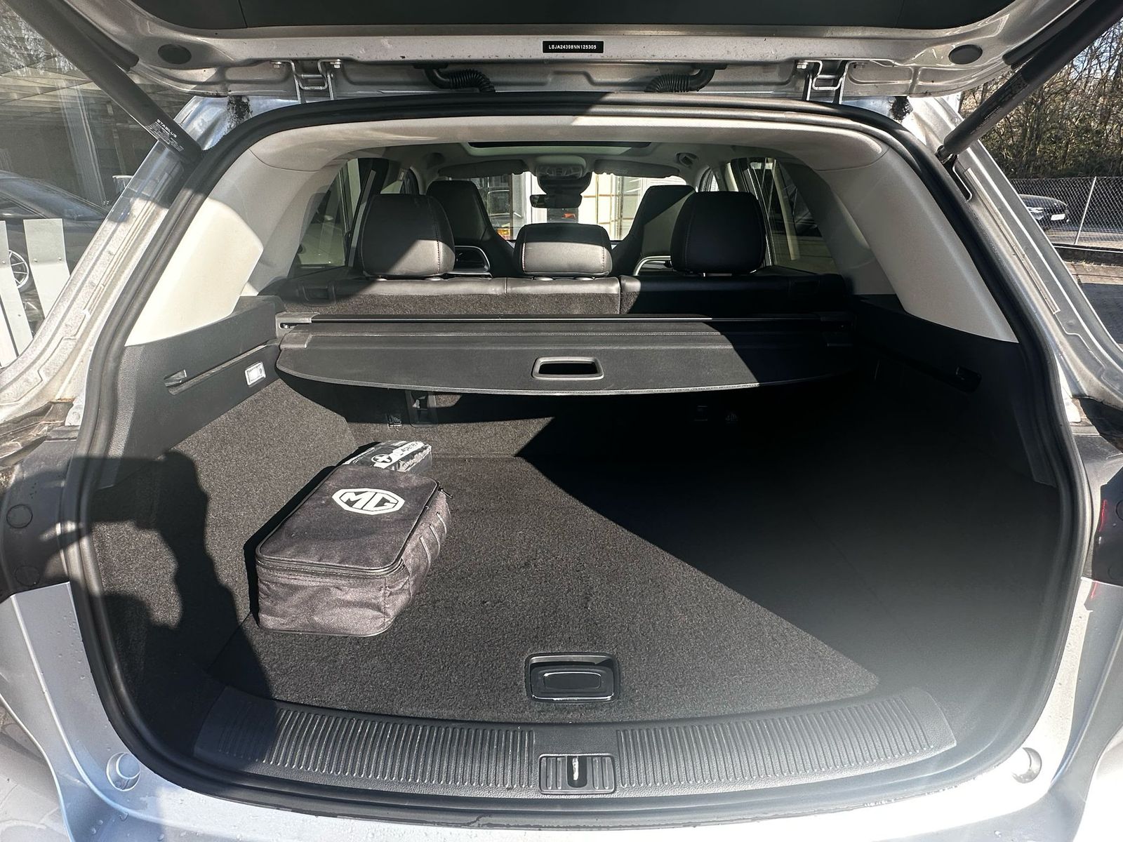 Fahrzeugabbildung MG EHS Luxury PANO+LEDER+NAVI+SHZ+KAMERA+ACC+360°