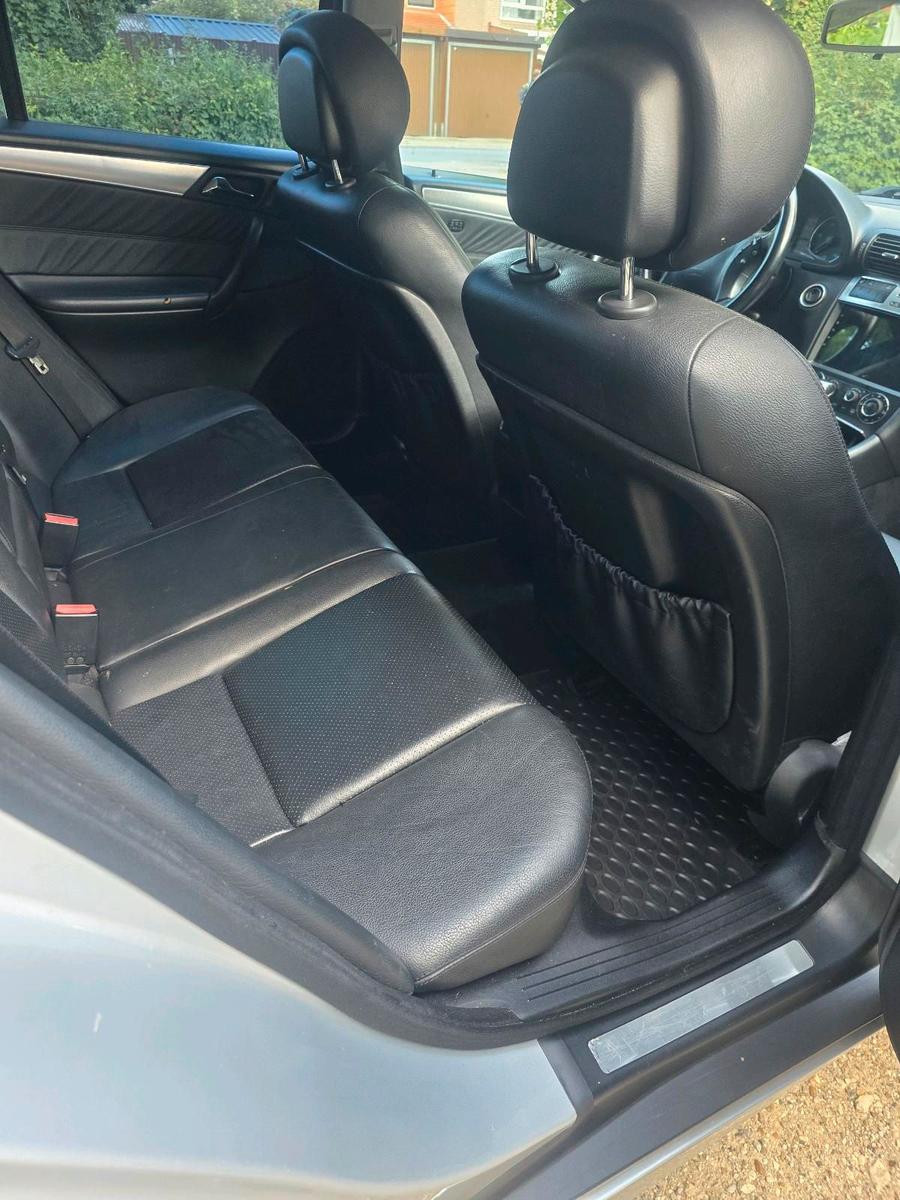 Mercedes-Benz C320 2005 — photo 8