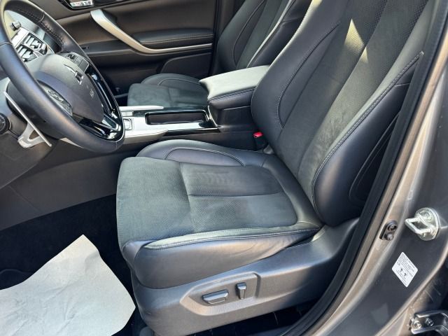 Fahrzeugabbildung Mitsubishi Eclipse Cross 2.4 MIVEC PLUS Navi*1.Hand