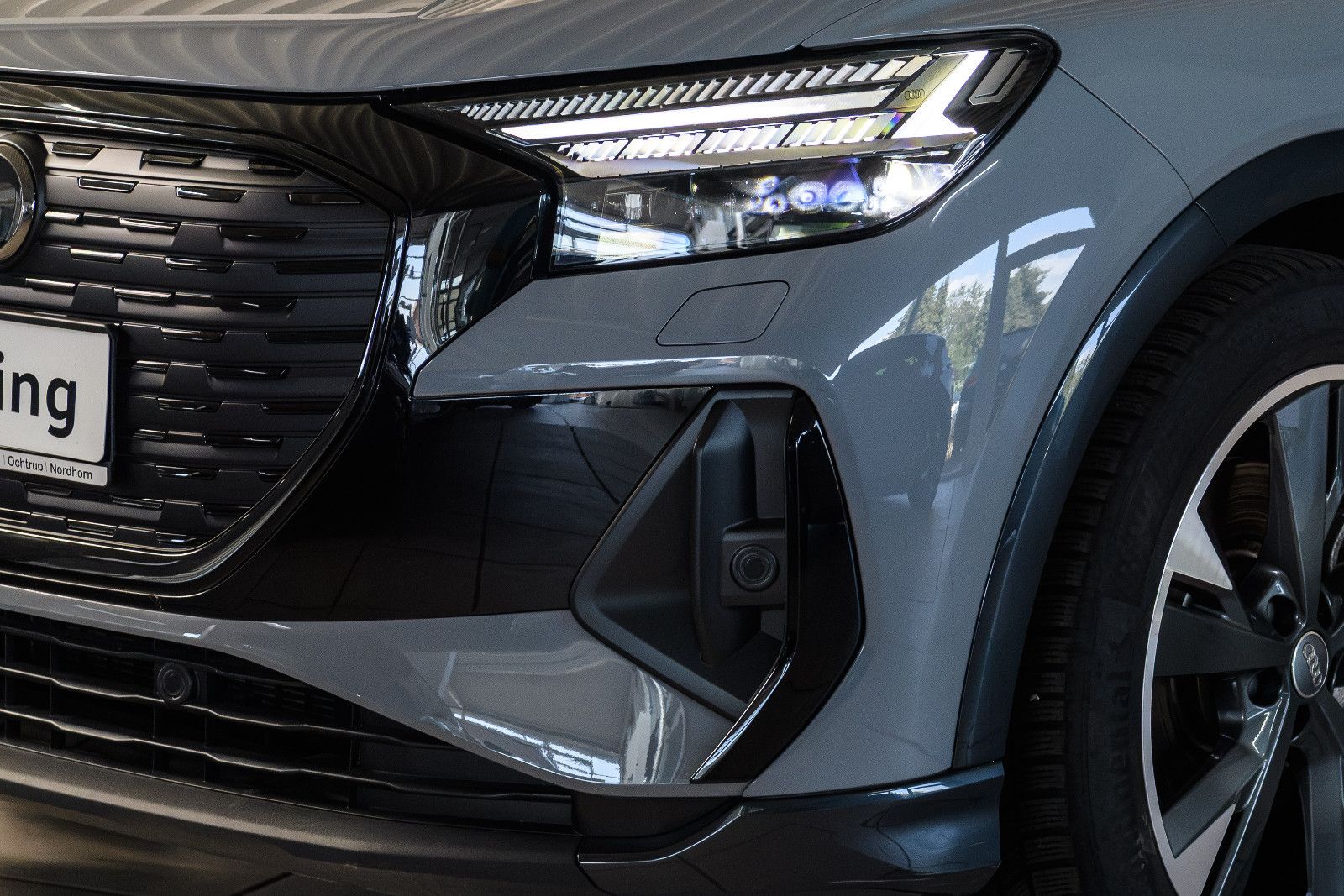 Fahrzeugabbildung Audi Q4 e-tron 45 quattro S-Line MATRIX/RFK/NAVI/