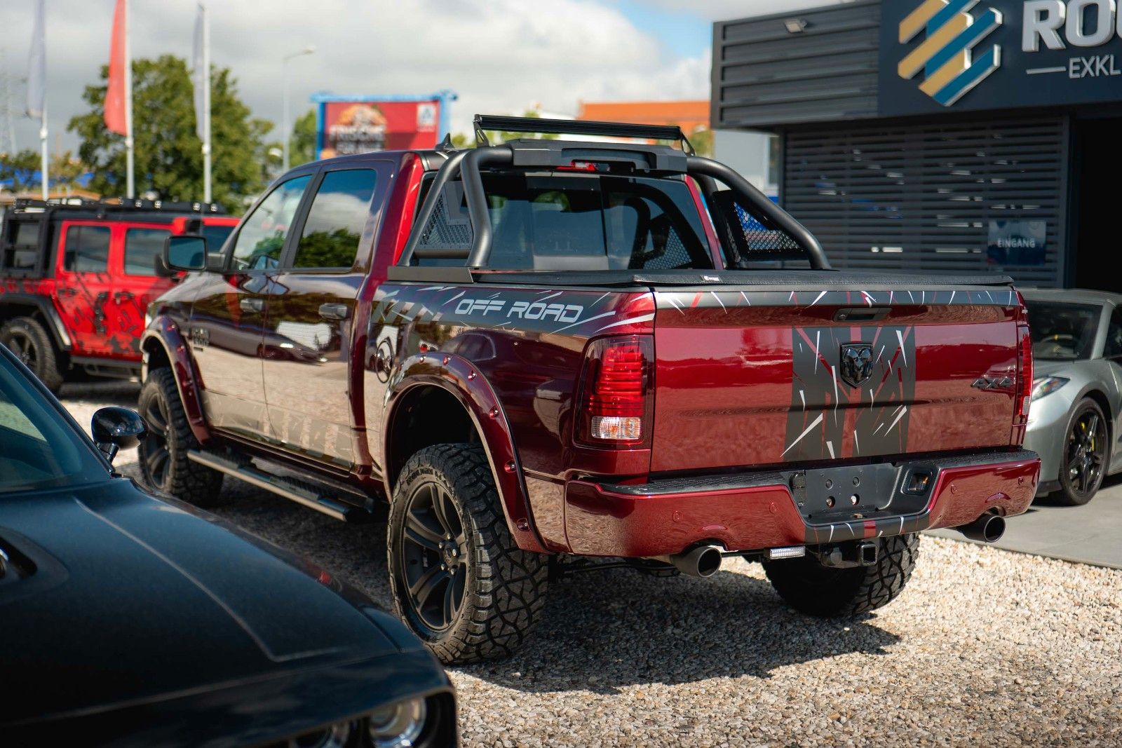 Fahrzeugabbildung Dodge RAM 5.7 V8 HEMI 4x4 OFFROAD Night-Paket *LED*AHK