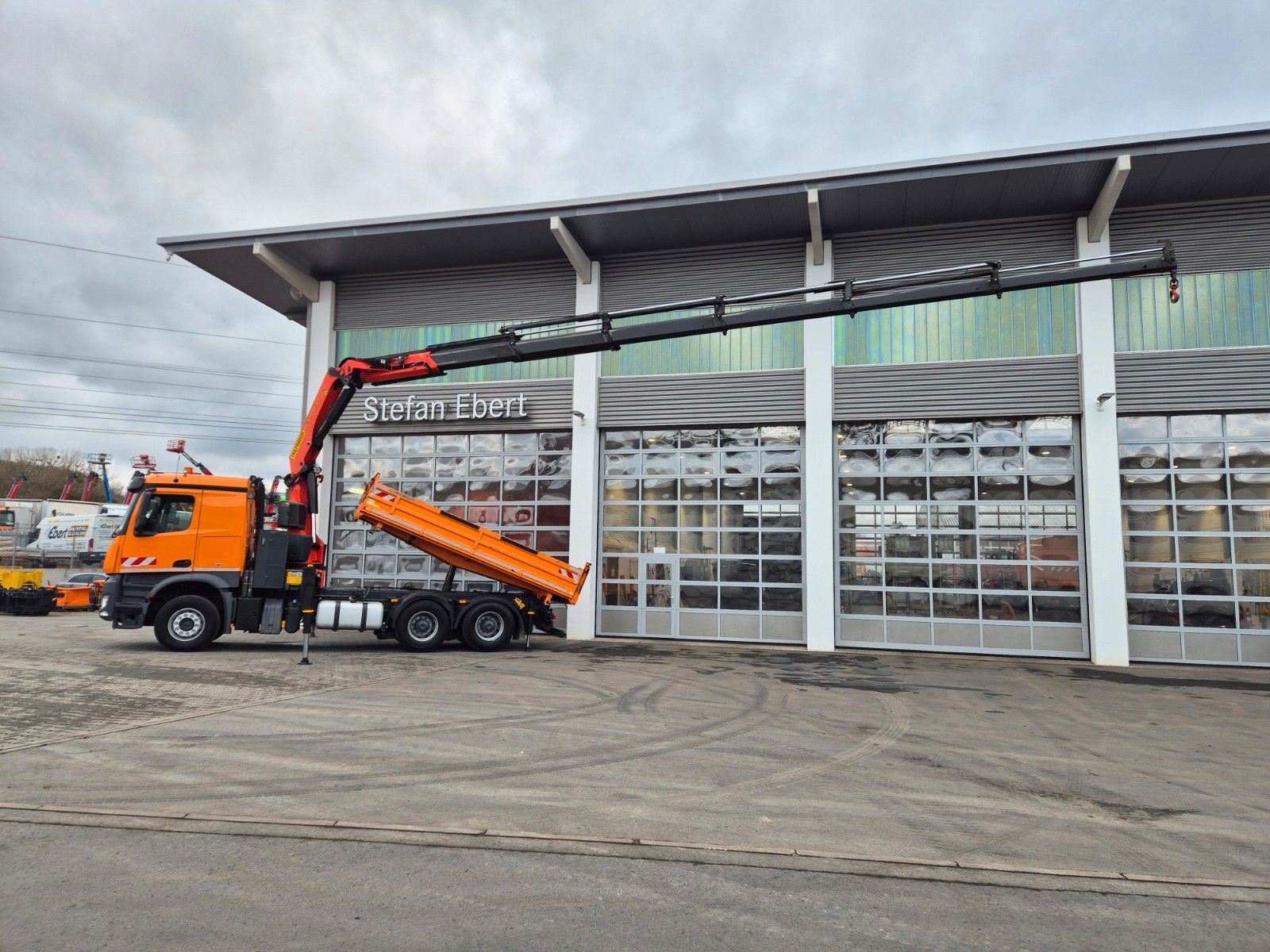 Fahrzeugabbildung Mercedes-Benz Arocs 2645 6x4 Palfinger 27002 SH