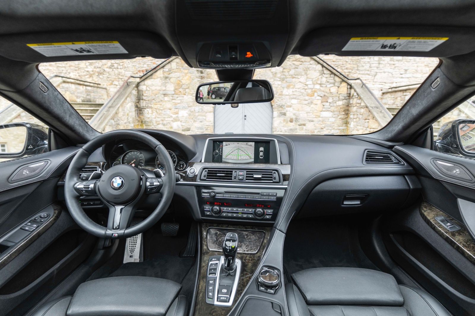 Fahrzeugabbildung BMW 650i xDrive Coupé M-SPORTPAKET HUD H&K LED KAM