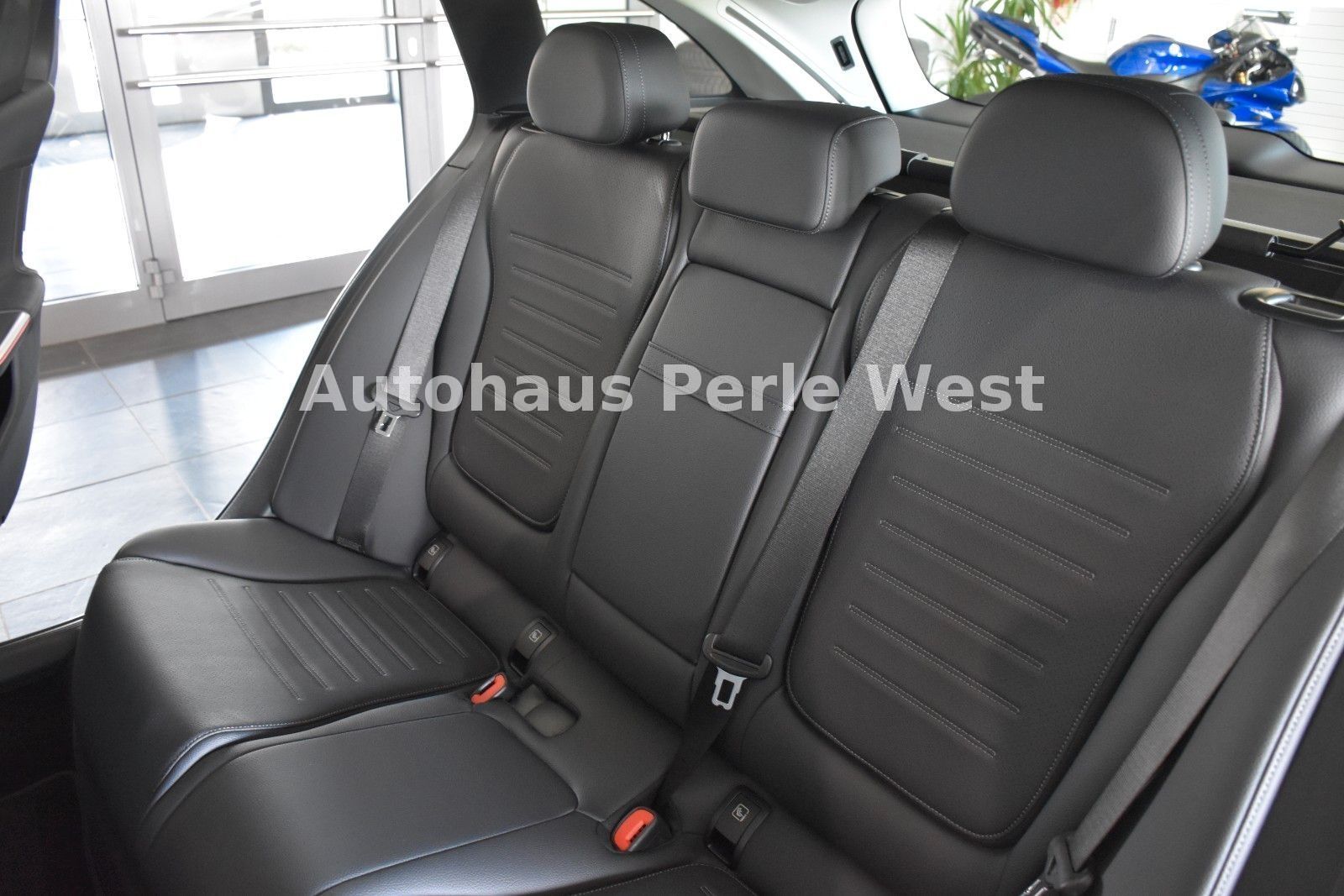 Mercedes-Benz C 300 4Matic T 9G AMG LINE PANO AHK STANDHEIZUNG foto 21