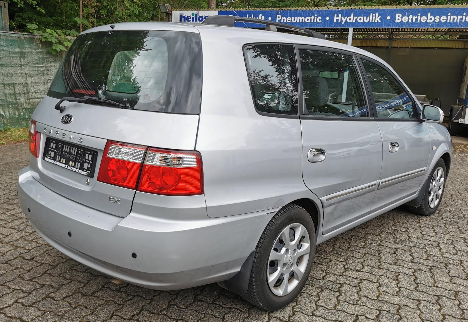 Kia Carens 2006 — interior