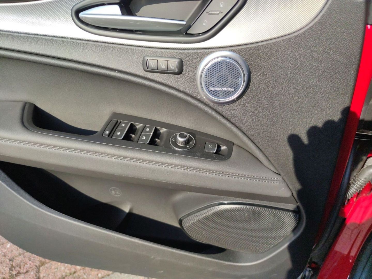 Fahrzeugabbildung Alfa Romeo Stelvio Veloce Q4 2.0 Turbo-21 Zoll-Panoramadach