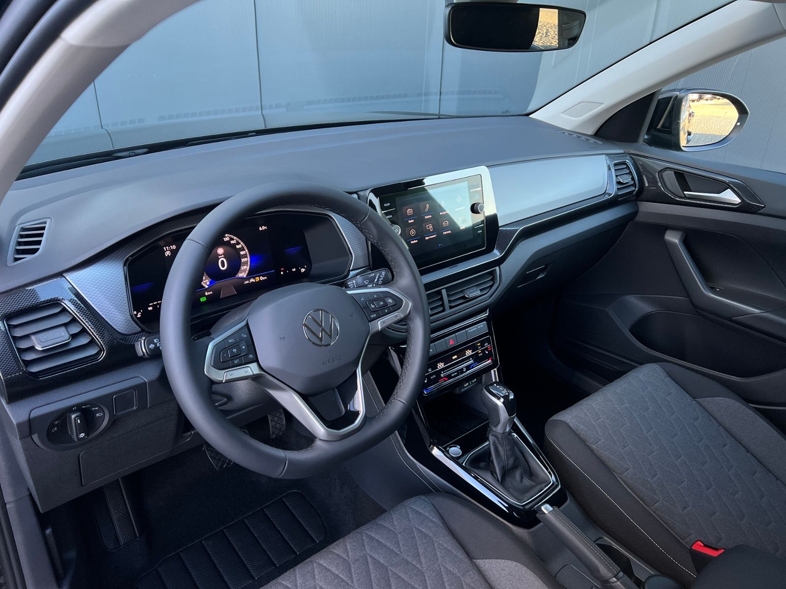 Fahrzeugabbildung Volkswagen T-Cross Life 1.0 TSI DSG *IQ.Light, Climatronic,