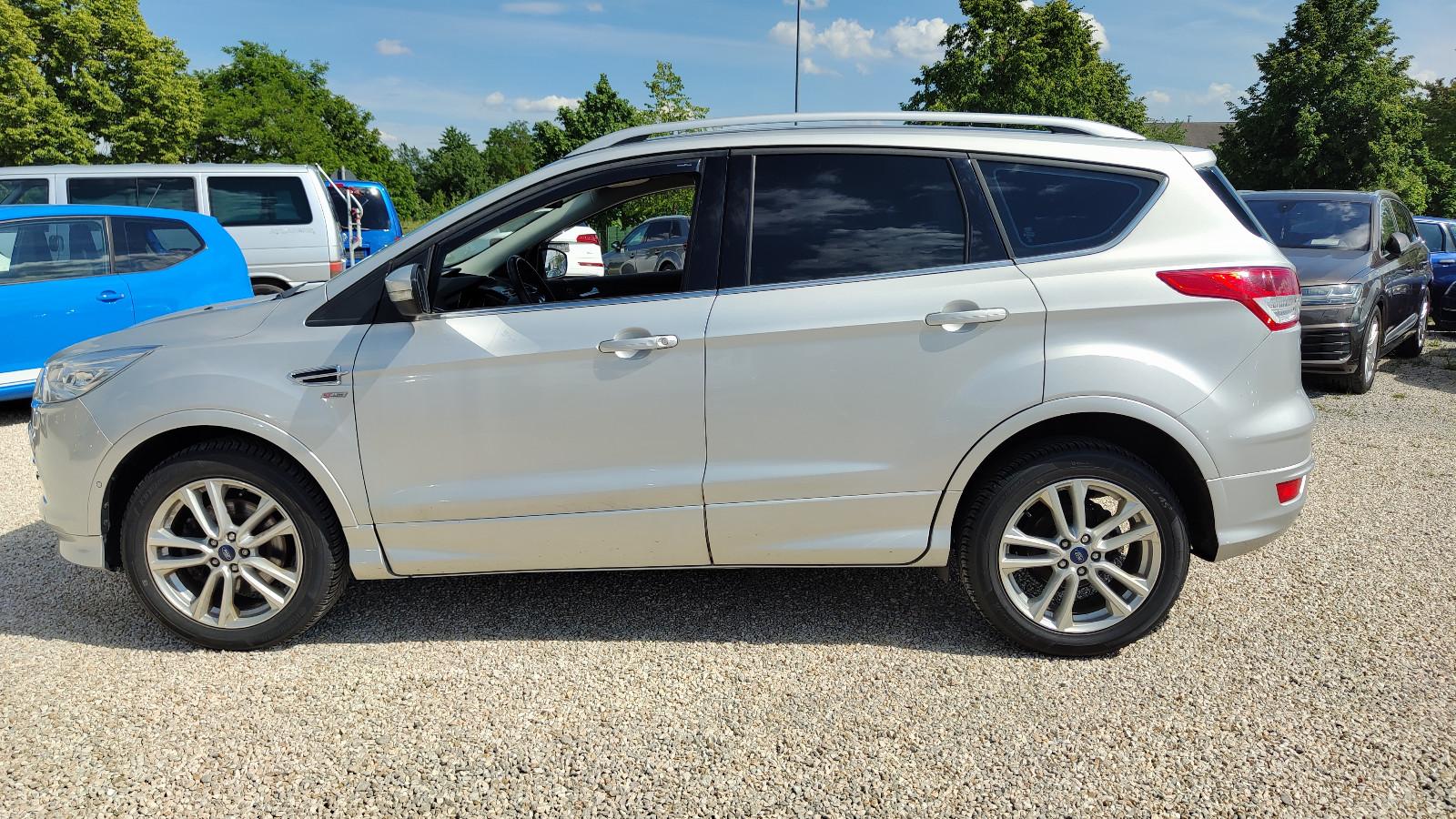 Ford Kuga 2.0D Individual ST 4x4 Xenon*Leder*Navi*AHK
