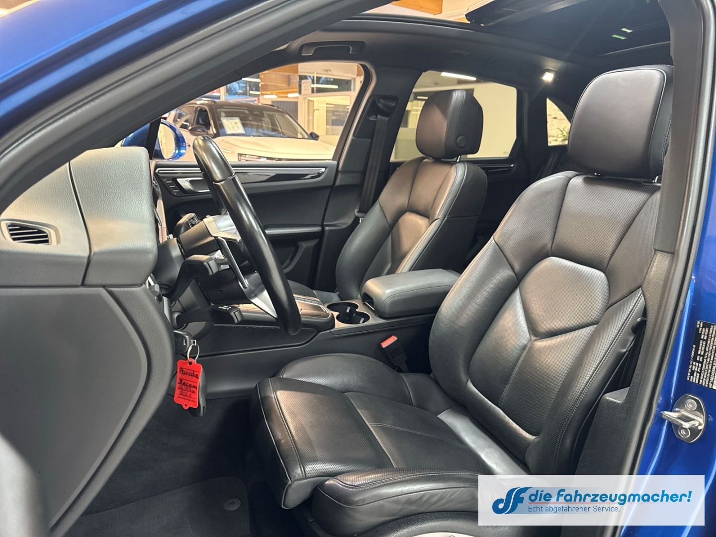 Fahrzeugabbildung Porsche Macan S El. Panodach Navi Memory Sitze Soundsyst