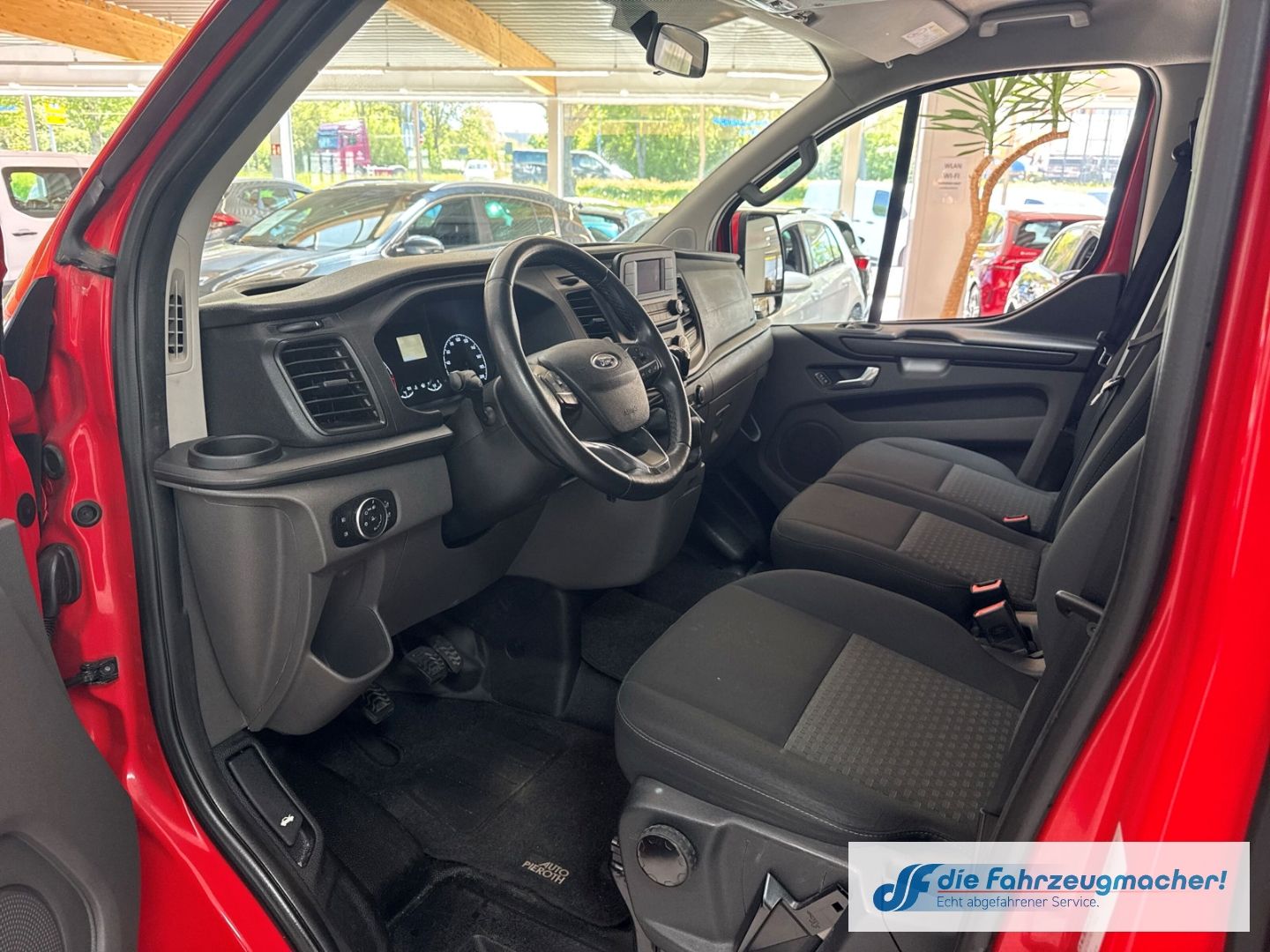 Fahrzeugabbildung Ford Transit Custom Tourneo 320 L1 Trend 2.0 TDCi EU6