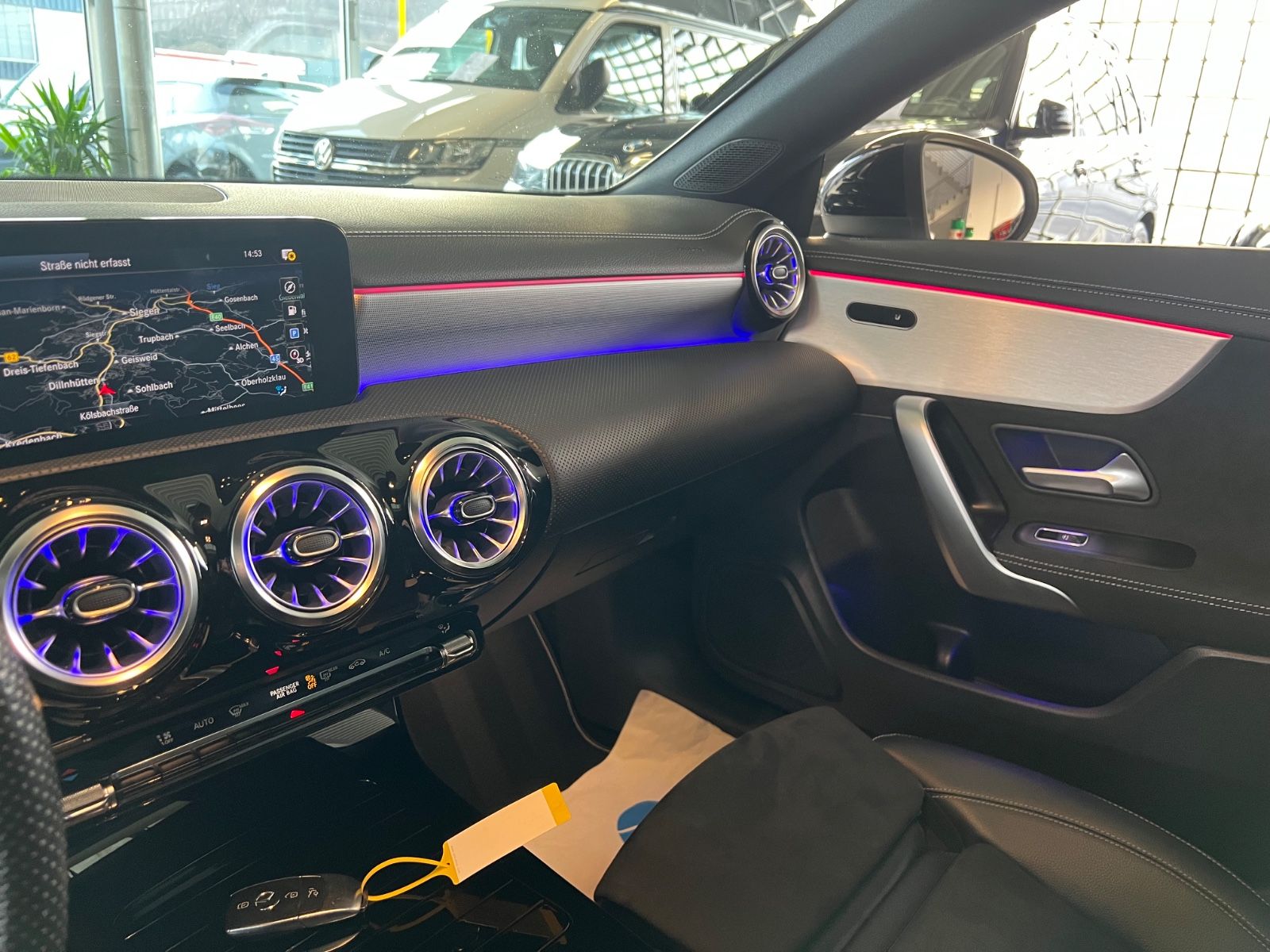 Fahrzeugabbildung Mercedes-Benz CLA 200 Edition AMG LINE *PANO*AMBIENTE*WIDE*