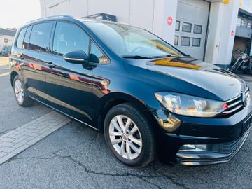 Volkswagen Touran - 4