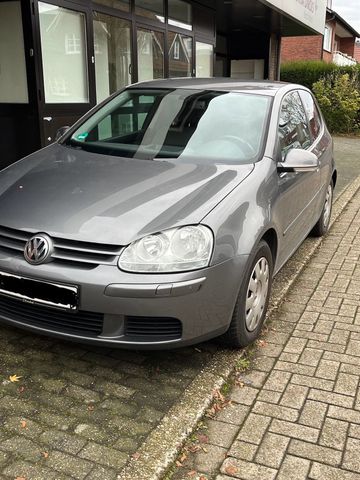 Volkswagen Golf 1,6 2004