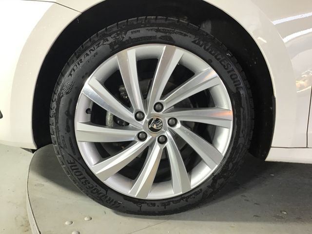 Fahrzeugabbildung Skoda Octavia Style Combi 2.0 TDI DSG/Navi/AHK/HUD/ACC