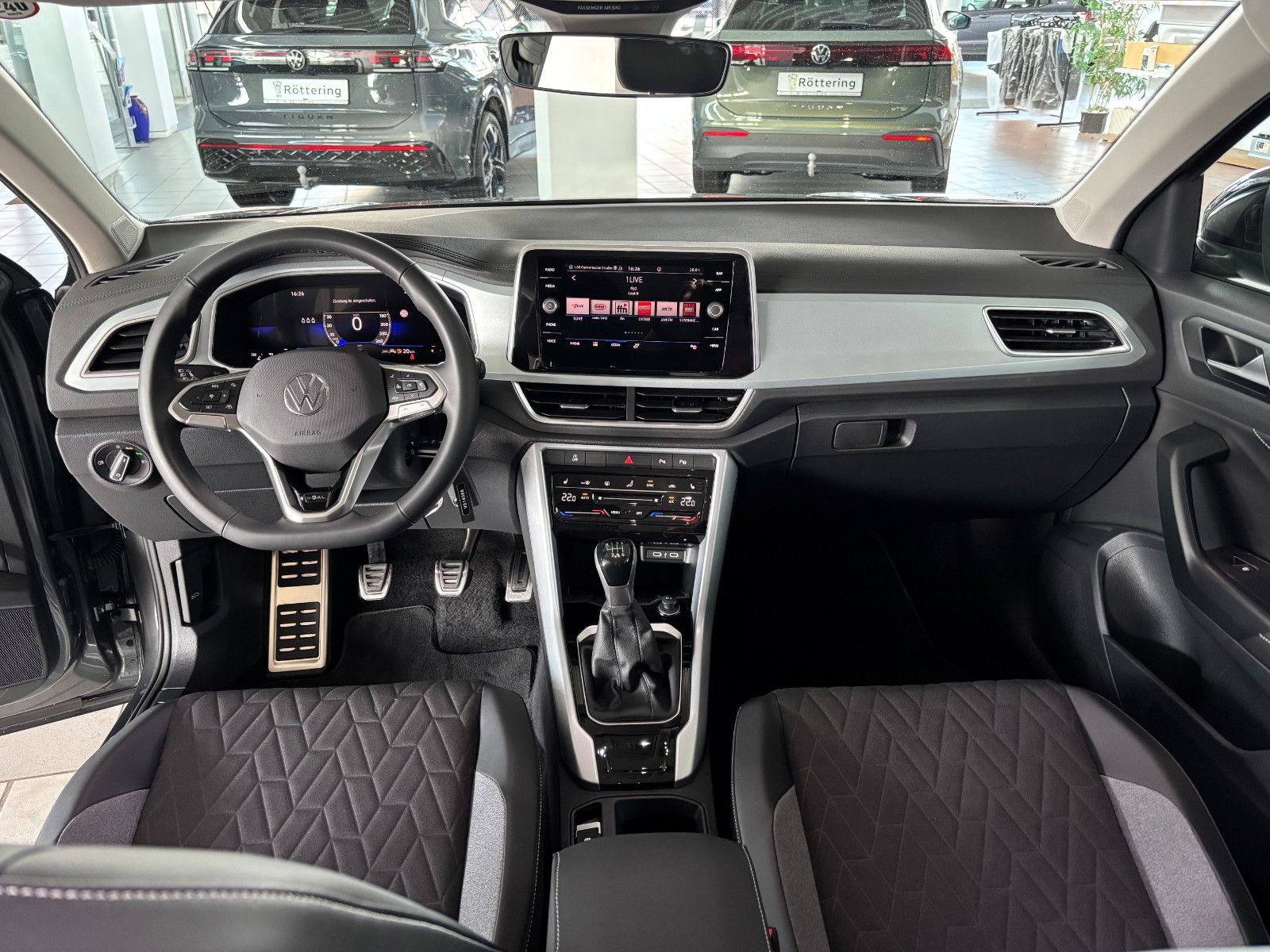 Fahrzeugabbildung Volkswagen T-Roc Goal 1.0 TSI LED+NAV+ACC+APP