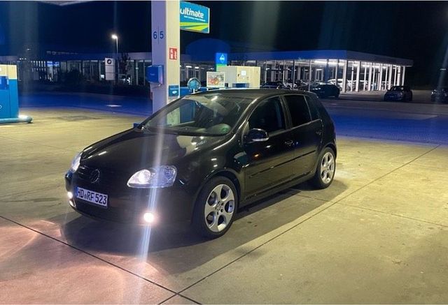 Volkswagen Golf V 1.9 TDI Tour