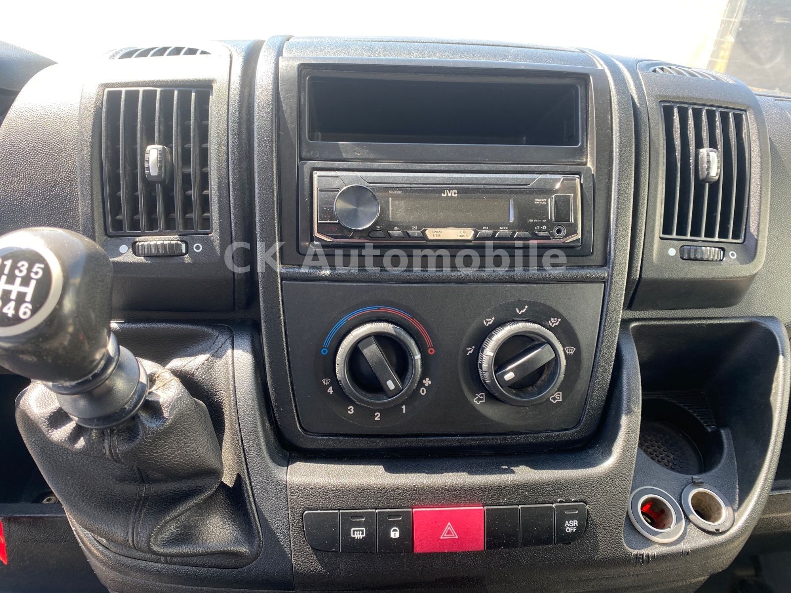 Fahrzeugabbildung Citroën Jumper Pritsche Doka. 35 L4 Heavy BlueHDi 130