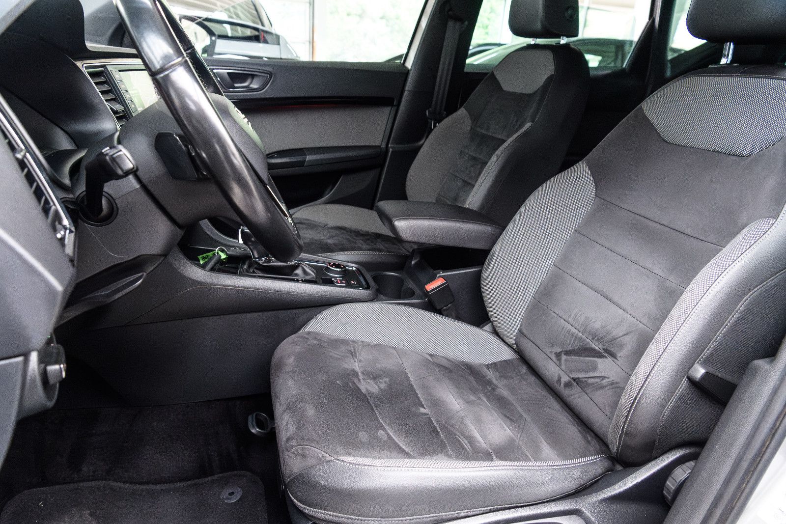 Fahrzeugabbildung SEAT Ateca Xcellence 4Drive +DSG+ Navi + AHK + Kamera