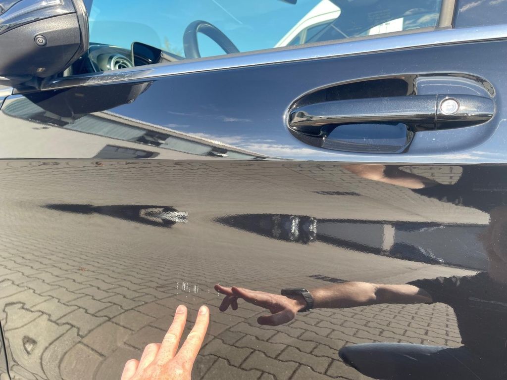 Fahrzeugabbildung Mercedes-Benz V 300 d Avantgarde extralang 4x4 8 Sitze ele. ST