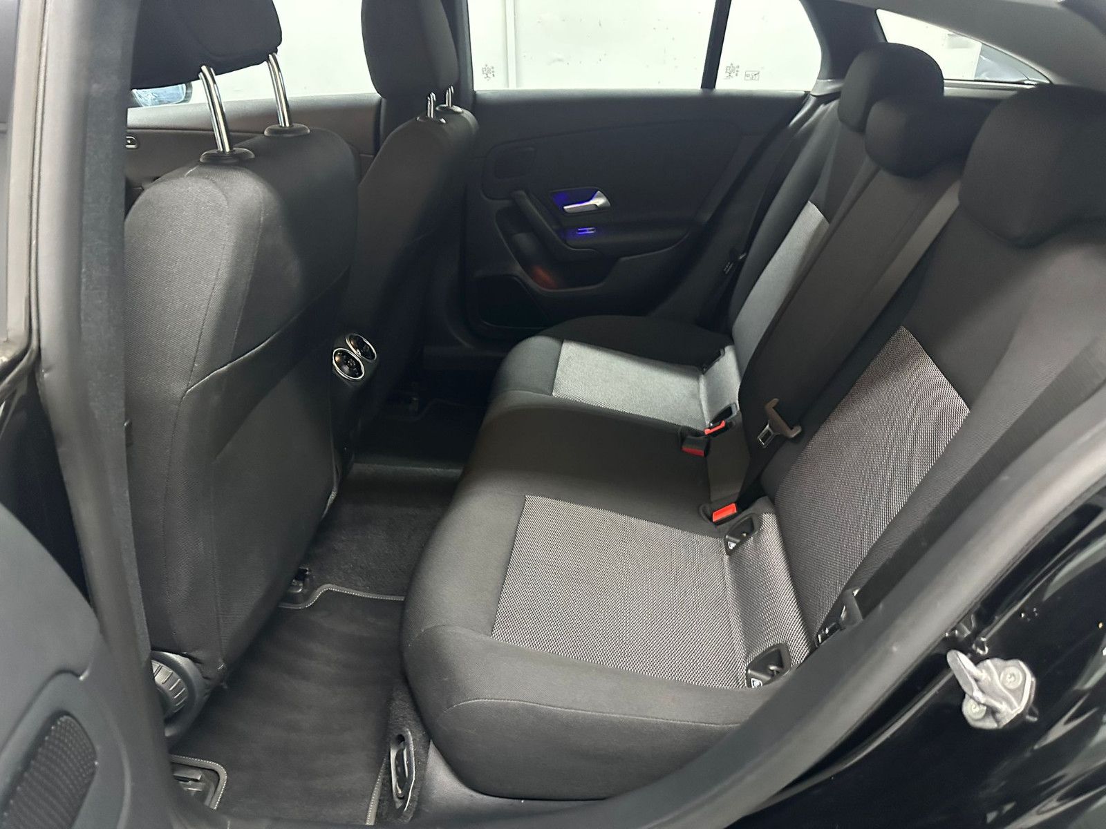 Fahrzeugabbildung Mercedes-Benz CLA 200 SB *KAMERA*AMBILIGHT*PANO*KEYLESS*LED