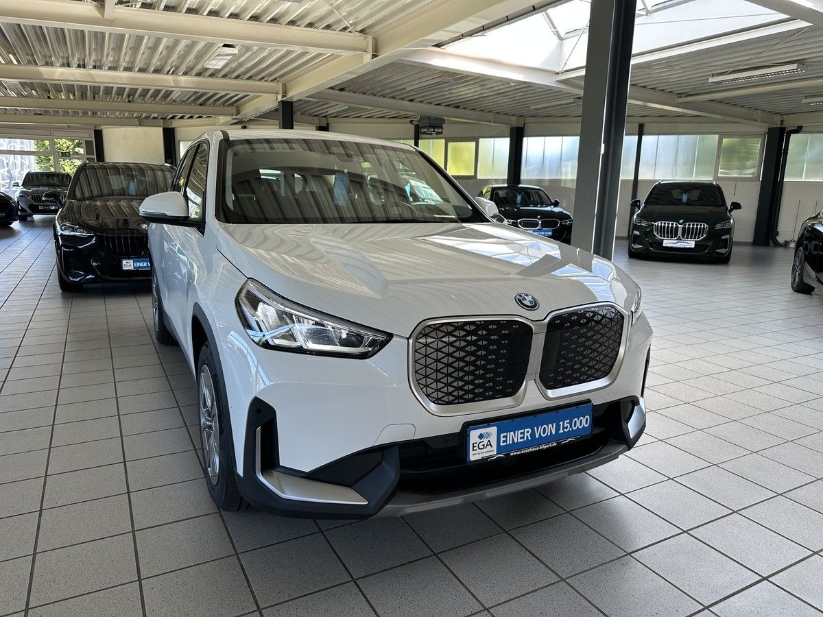 BMW iX1 eDrive20 AHK Kamera LED Sitzhz. PDC 1Hd foto 1