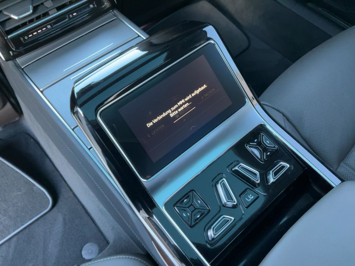 Audi A8 - Bild 20