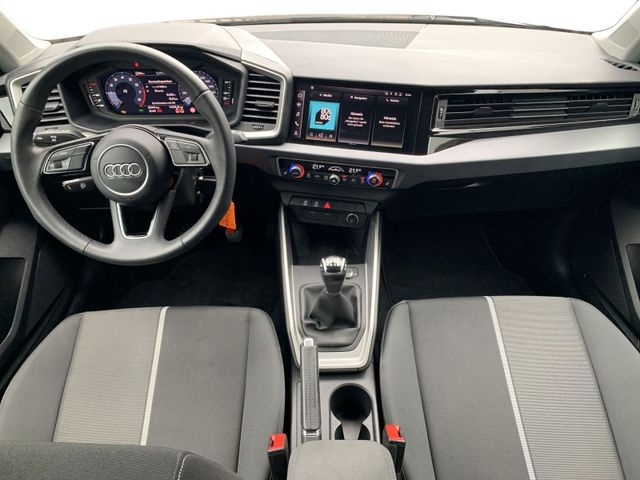 A1 Sportback 30 TFSI ADVANCED SMARTPHONE INTERFA