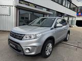 Suzuki Vitara 1.6 Comfort 4x4 Tüvneu 1hand AHG - silberne Suzuki Vitara
