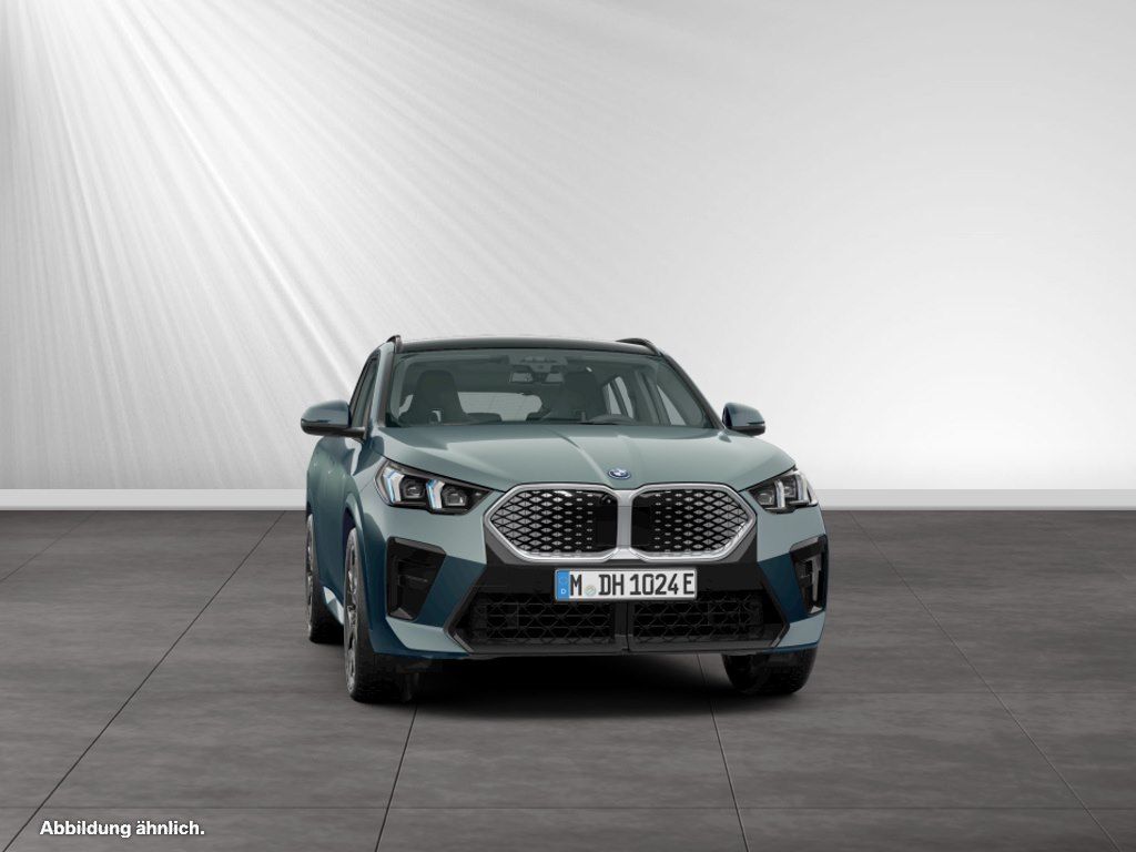 BMW iX2 - Bild 13