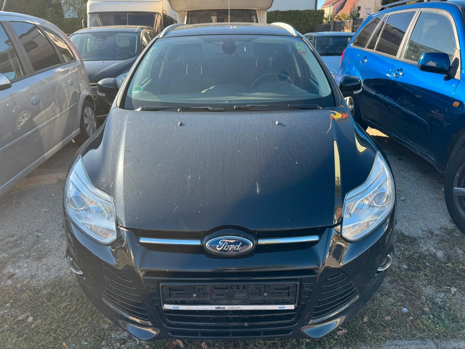 Ford Focus 2012 — rear view