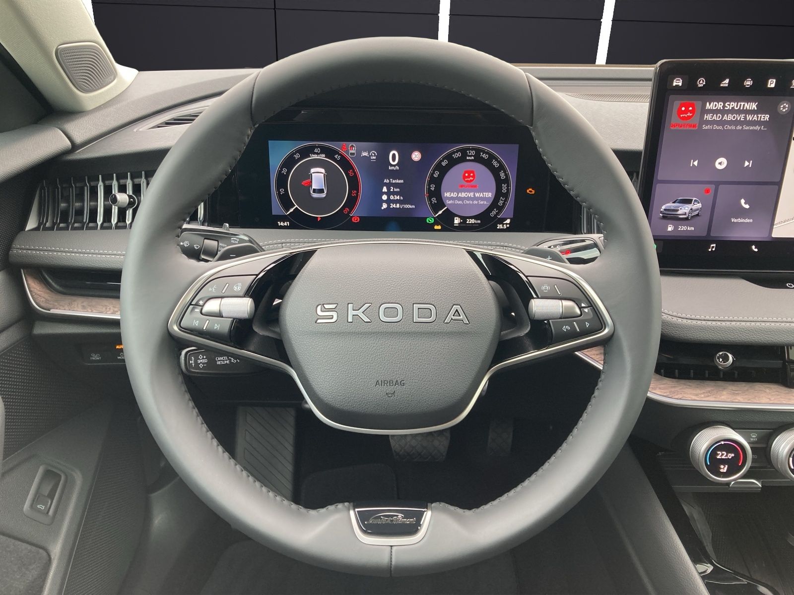 Fahrzeugabbildung SKODA Superb Combi L&K 2.0 TDI 142kW 4x4 L&K Matrix, S