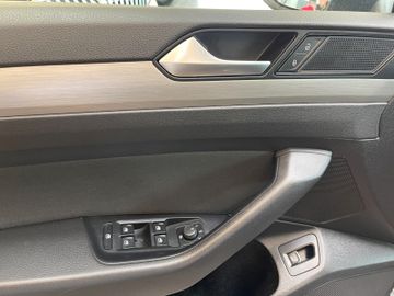 Volkswagen Passat Variant *LED*AHK*ACC*3ZONEN*1HAND*