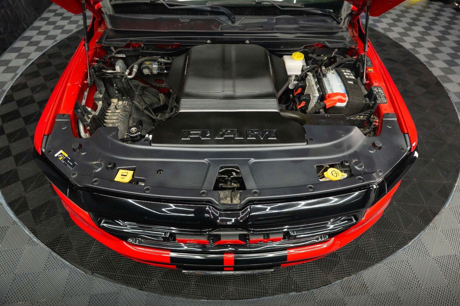 Fahrzeugabbildung Dodge RAM 5.7 V8 HEMI 4x4 NIGHT GT SPORT *Pano*22Zoll*