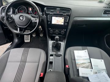 Volkswagen Golf - 9