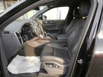 Porsche Cayenne - 9