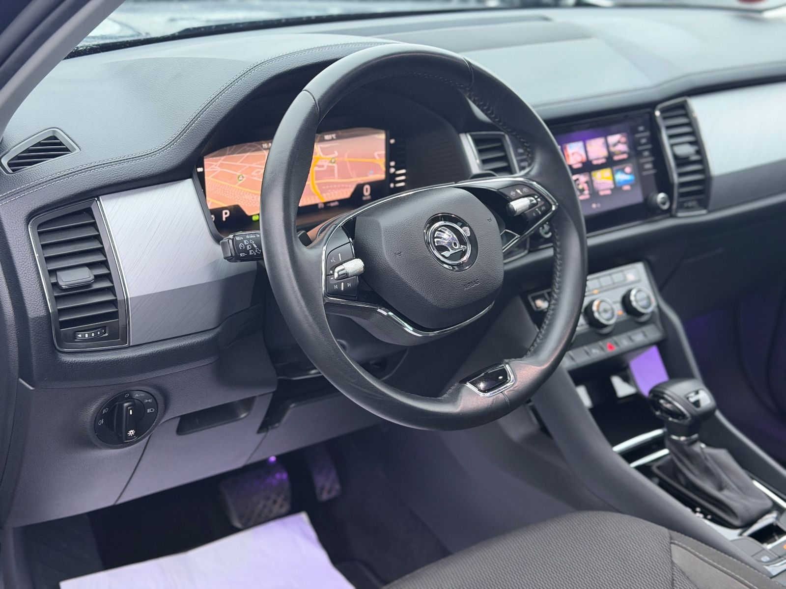 Skoda Kodiaq DSG Ambition LED Pano Ambilight foto 3