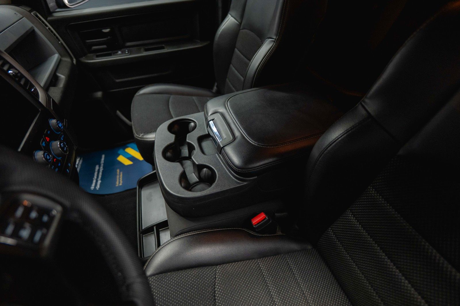 Fahrzeugabbildung Dodge RAM 5.7 V8 HEMI 4x4 OFFROAD Night-Paket *LED*AHK