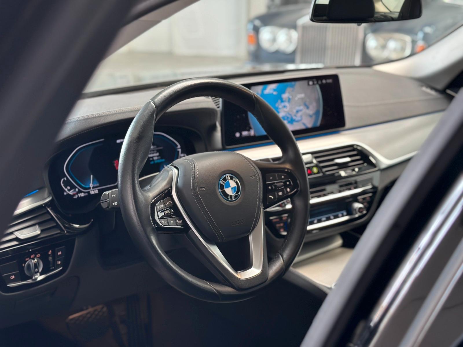 BMW 530e Touring Aut Luxury Line Navi*Leder*LED*1.Hd