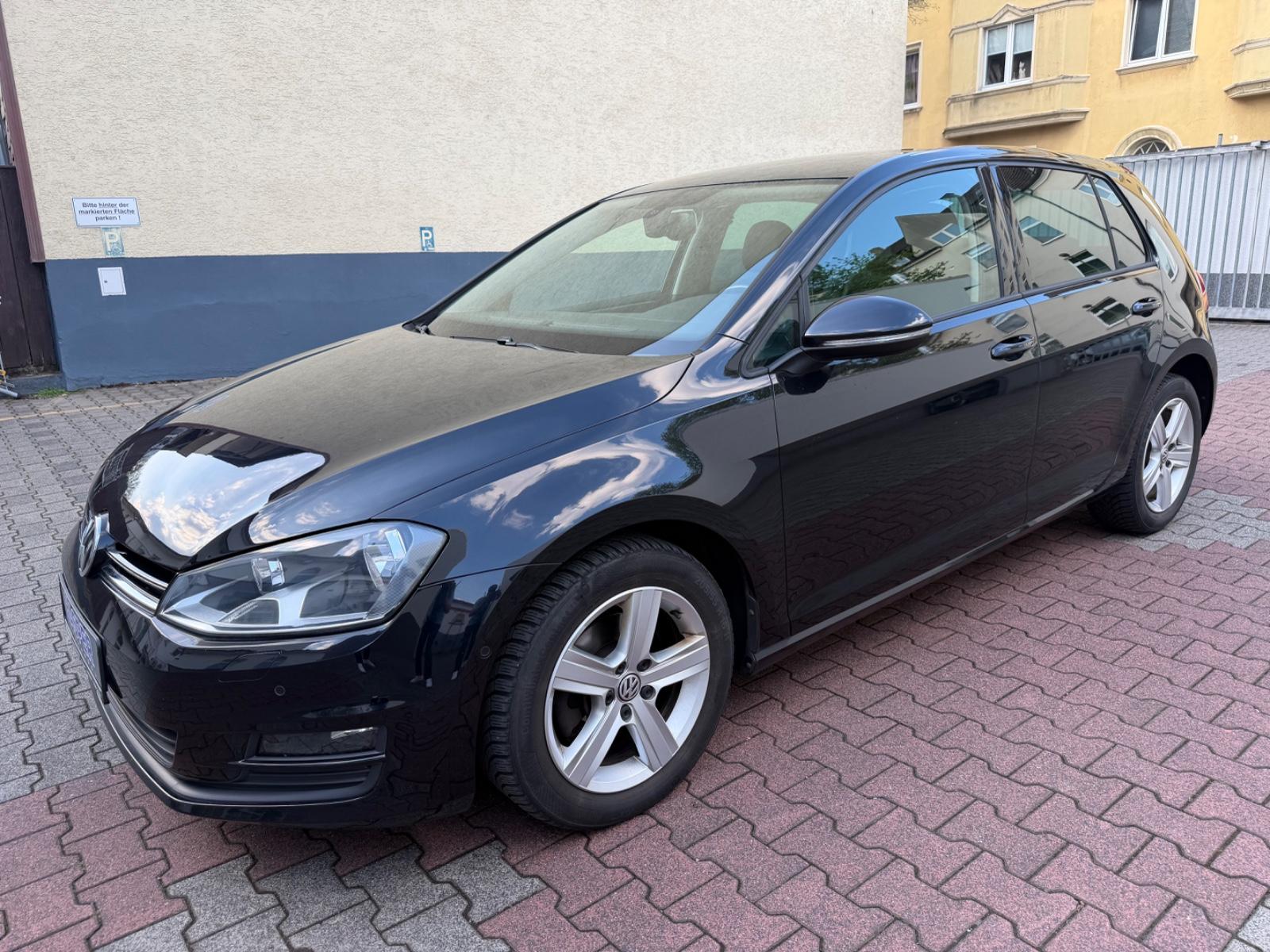 Volkswagen Golf VII Lim. Comfortline ( Navi / Massage )