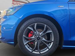 FORD Focus ST-Line X HUD Pano AHK-abnehmbar Navi Digi