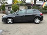 Opel Astra J Selection 1.Hand 1.6 Klima Temp. PDC - Opel Astra Selection mit Benzin-Antrieb