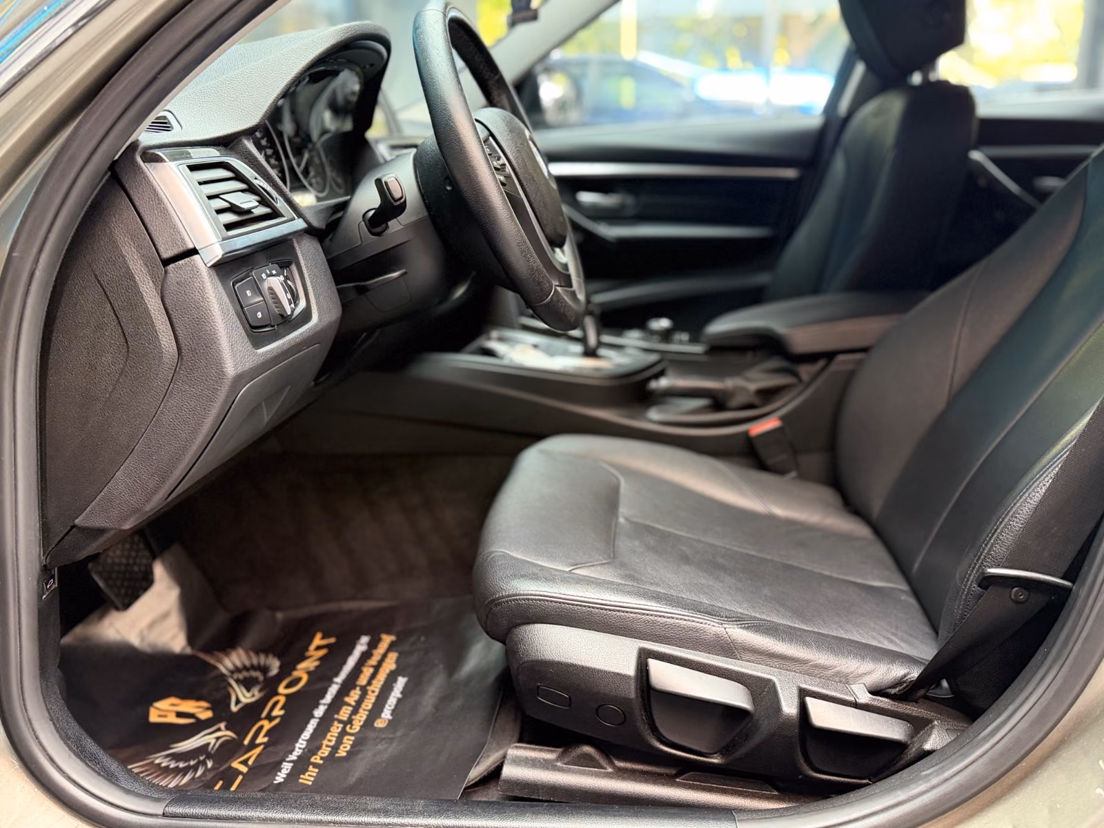 BMW 320 3 Touring 320 i xDrive Luxury Line/Volleder/