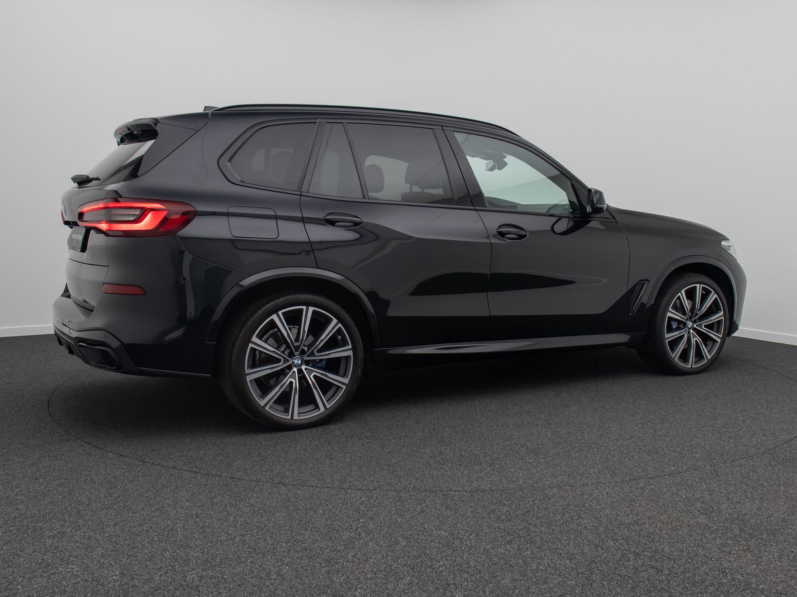 Fahrzeugabbildung BMW X5 xD30d M Sport 360°SoftCl HUD Panorama Belüftu