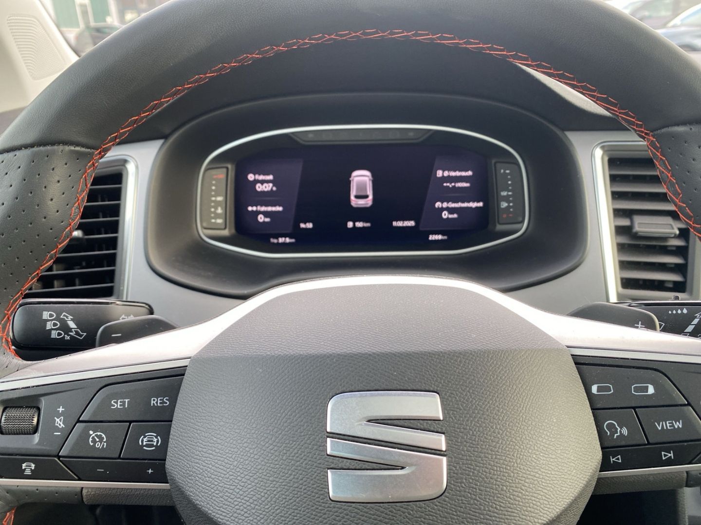 Fahrzeugabbildung SEAT Ateca FR 4Drive 2.0 TDI EU6d AD AHK-klappbar Nav