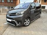 Toyota Proace (Verso) 2,0-l-D-4D 130kW L1 Family Co... - Toyota: 1.0