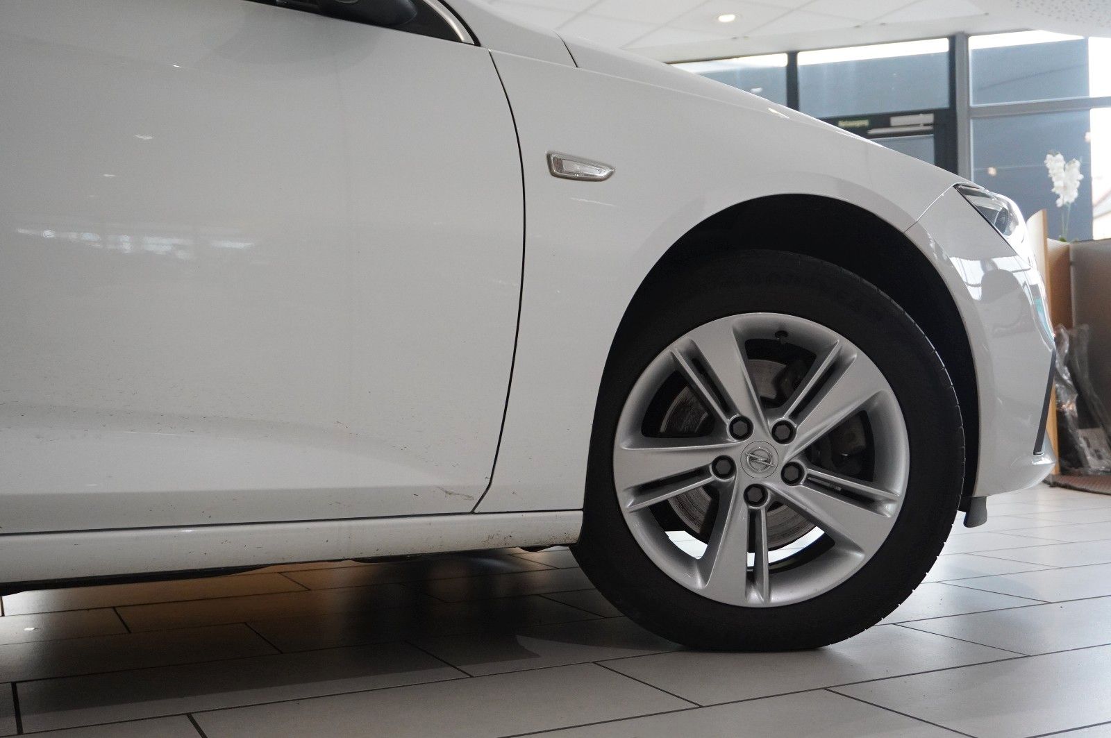 Fahrzeugabbildung Opel Insignia B ST 2.0D BUSINESS NAVI/LED/KAMERA/DAB+