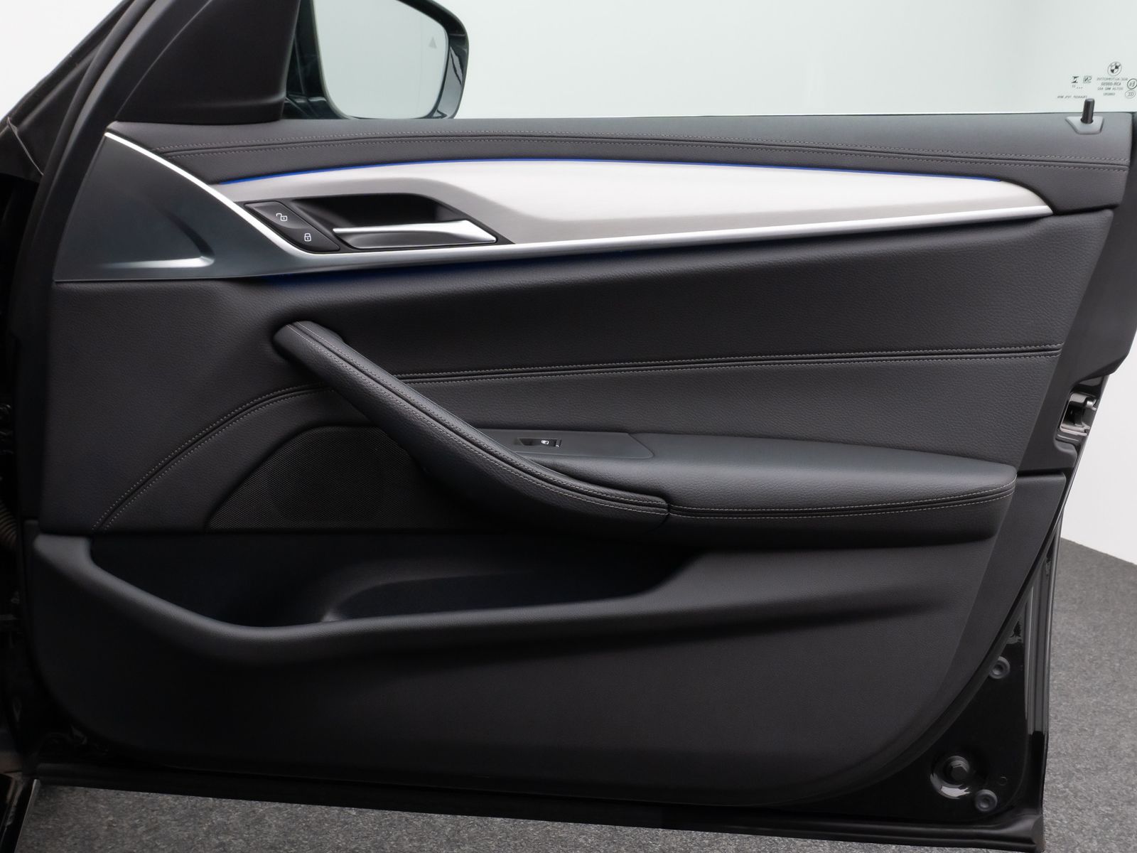 Fahrzeugabbildung BMW 520d Luxury Line Kamera DAB 4xKlima AHK Sport